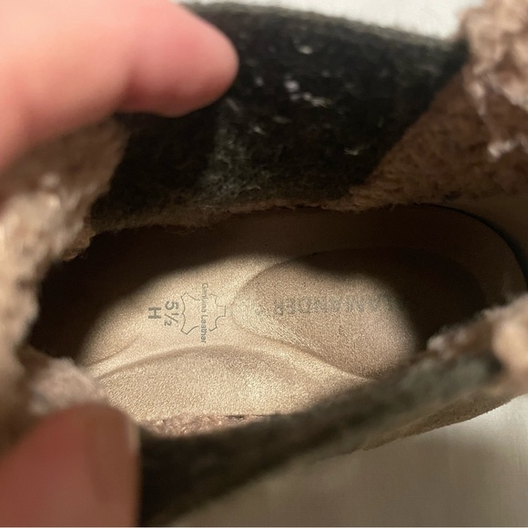 Suede Ankle Chelsea Boots with Fur Lining Beige US Size 8 - Picture 6 of 6